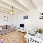 2 Bedroom Pet Friendly In Oradour-Fanais