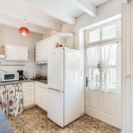 2 Bedroom Cozy In بيت للعطل *