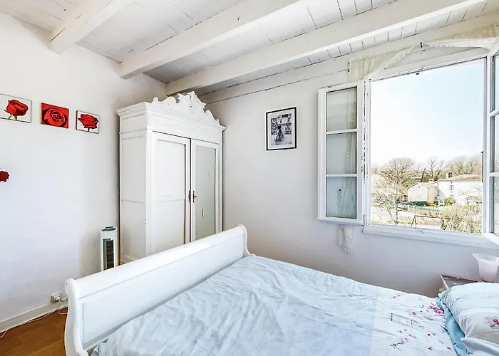 Сasa de vacaciones 2 Bedroom Cozy In *