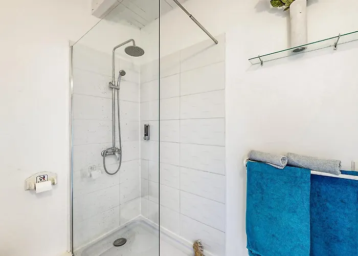 2 Bedroom Cozy In Oradour-Fanais