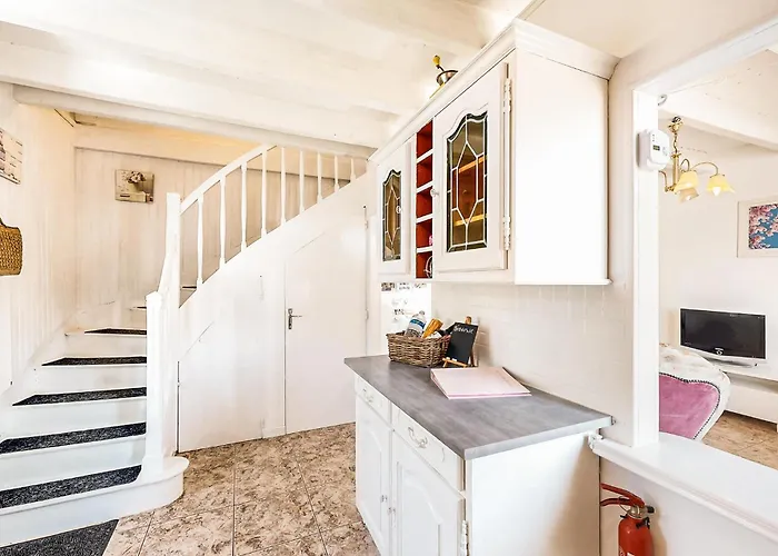 2 Bedroom Cozy In Сasa de vacaciones Oradour-Fanais